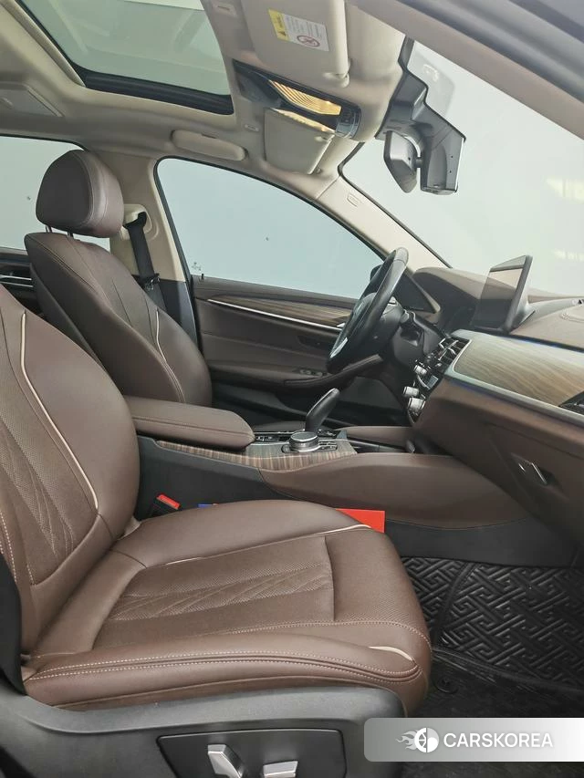 BMW 5 series PHEV id 4241779 из Китая 12