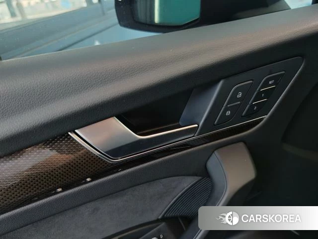 Audi Q5L Sportback id 4336213 из Китая 14