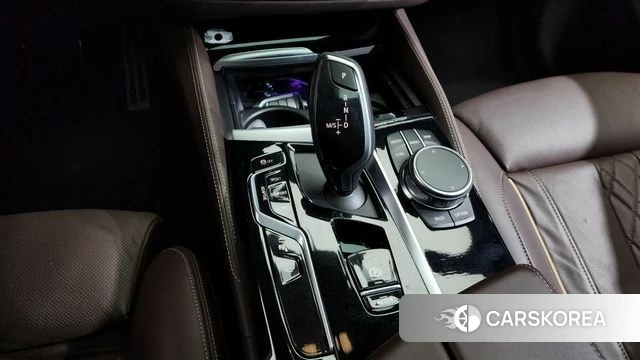 BMW 5 Series (G30) id 3839657 из Кореи 19