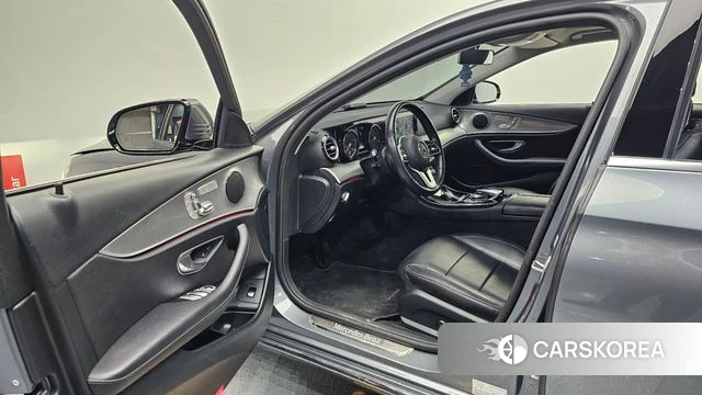 Mercedes-Benz E-Class W213 id 4384528 из Кореи 21