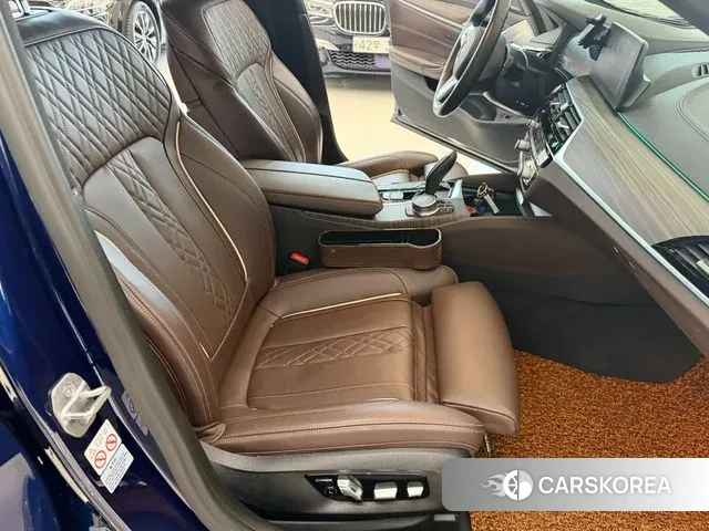 BMW 5 Series (G30) id 3302172 из Кореи 18