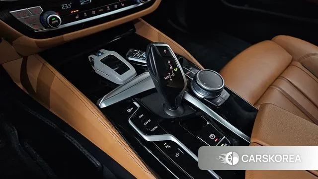 BMW 5 Series (G30) id 3561711 из Кореи 19