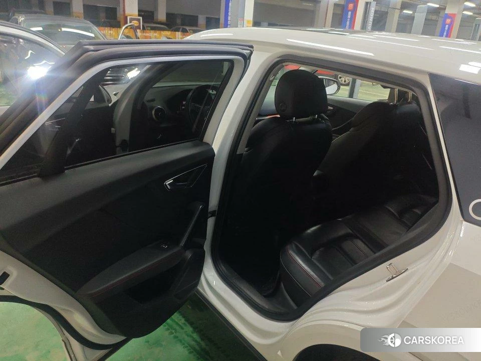Audi Q2L id 4420917 из Китая 15