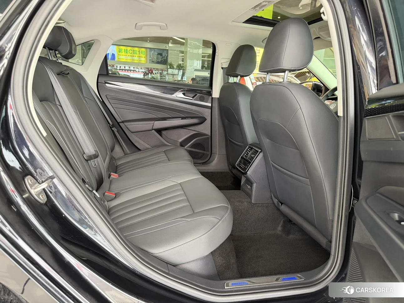 Volkswagen Passat PHEV id 4452458 из Китая 12