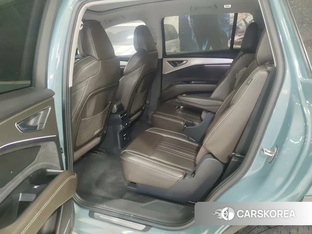 Audi Q5 e-tron id 4257722 из Китая 9