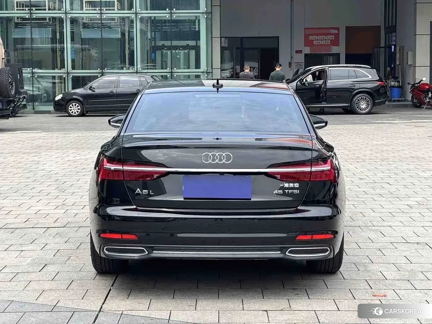 Audi A6L id 4576875 из Китая 9