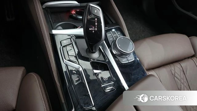 BMW 5 Series (G30) id 3891878 из Кореи 19