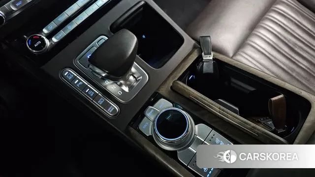 Genesis G90 id 3573958 из Кореи 19