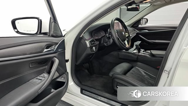 BMW 5 Series (G30) id 4519366 из Кореи 33