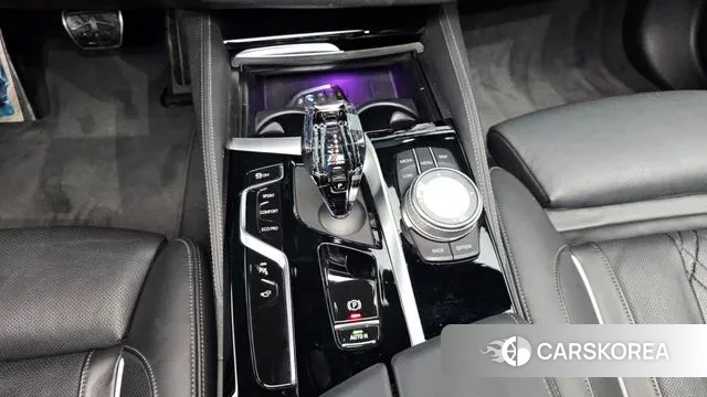 BMW 5 Series (G30) id 3472372 из Кореи 19