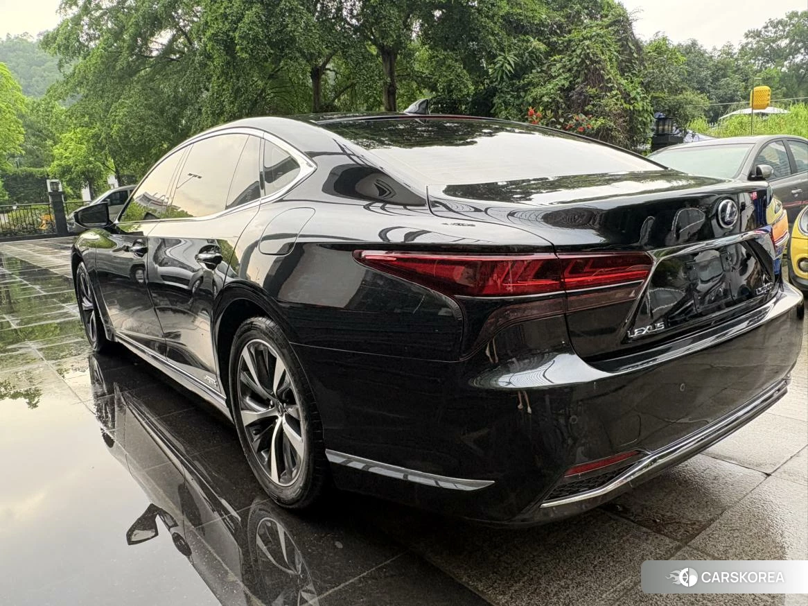 Lexus LS id 4467804 из Китая 9