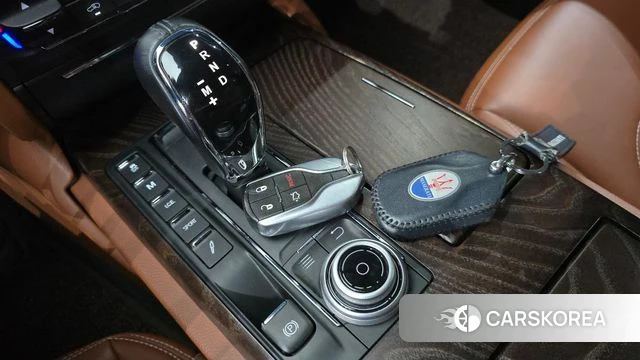 Maserati Quattroporte id 4587380 из Кореи 33