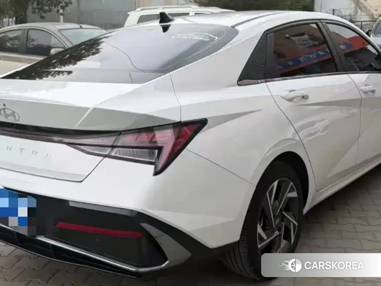 Hyundai Elantra id 4674383 из Китая 10