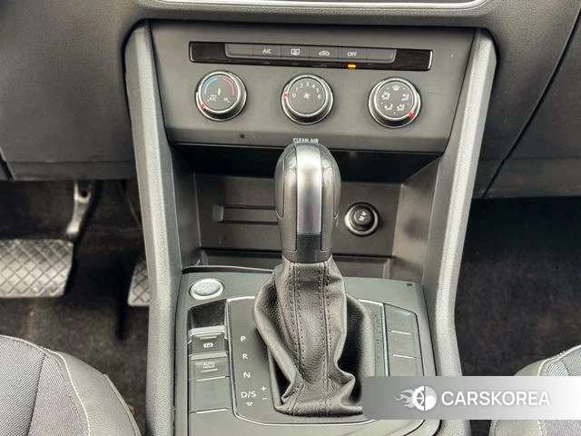 Volkswagen Tiguan L id 4208576 из Китая 19