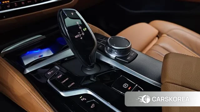 BMW 5 Series (G30) id 3610667 из Кореи 19