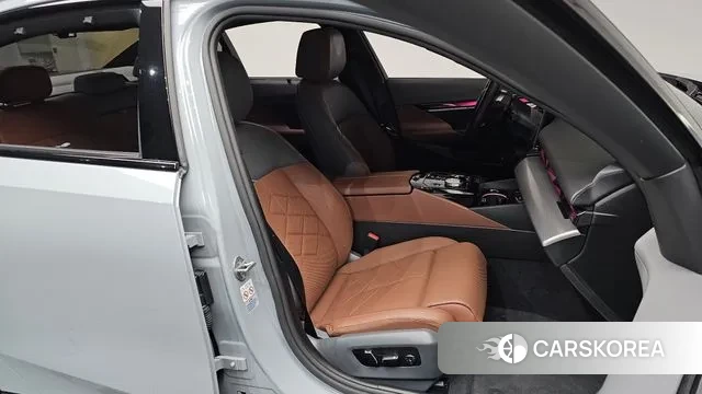 BMW i5 (G60) id 3674979 из Кореи 19