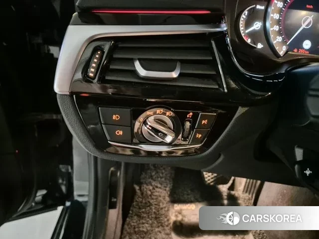 BMW 5 Series (G30) id 3206400 из Кореи 19