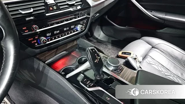 BMW 5 Series (G30) id 3748312 из Кореи 19