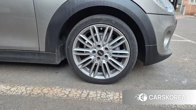 Mini Cooper Convertible id 3697997 из Кореи 19