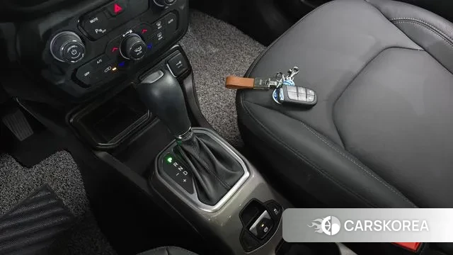 Jeep Renegade id 3411779 из Кореи 19