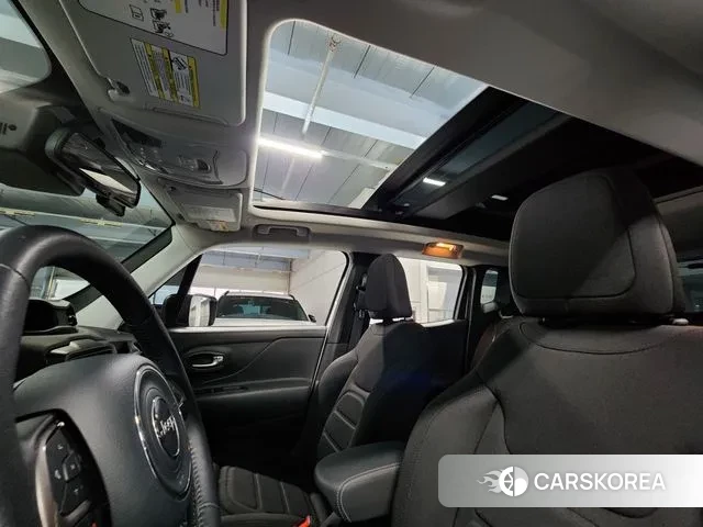 Jeep Renegade id 3031933 из Кореи 19