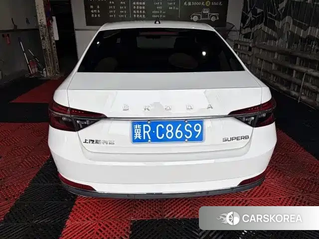 Skoda Superb id 4669236 из Китая 14