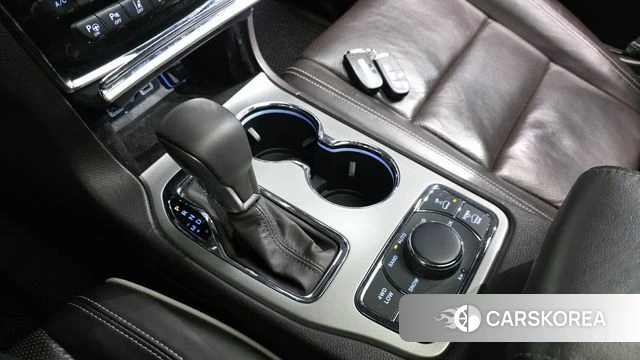 Jeep Grand Cherokee id 3905527 из Кореи 19