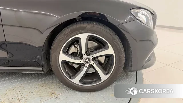 Mercedes-Benz E-Class W213 id 3494096 из Кореи 19