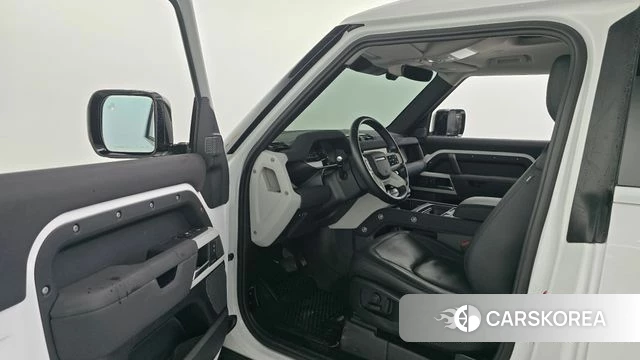 Land Rover Defender (L663) id 4608563 из Кореи 32