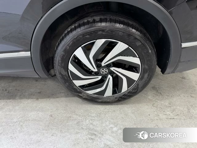 Volkswagen Tiguan L id 4239939 из Китая 29