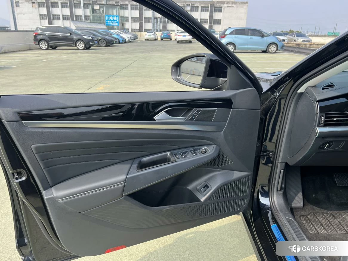 Volkswagen Passat id 4421056 из Китая 17