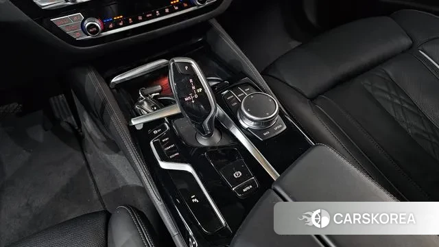 BMW 5 Series (G30) id 3626168 из Кореи 19