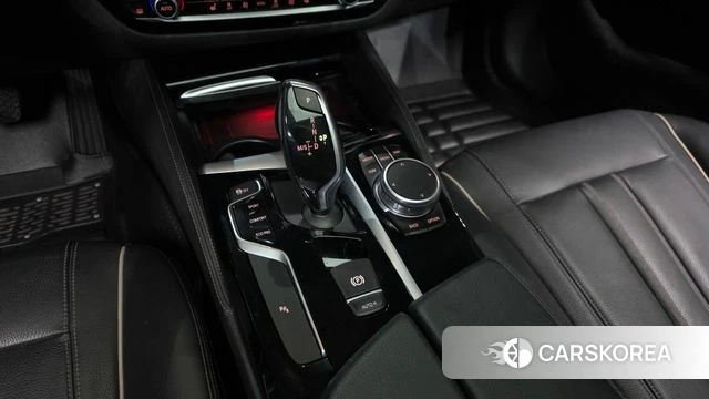 BMW 5 Series (G30) id 3834832 из Кореи 19