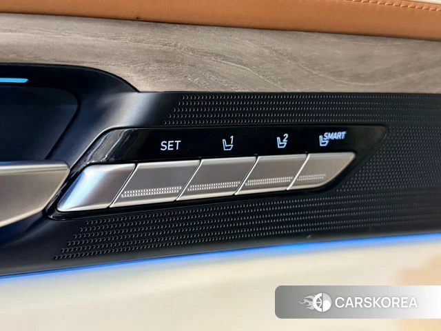 Genesis G90 id 3860779 из Кореи 19