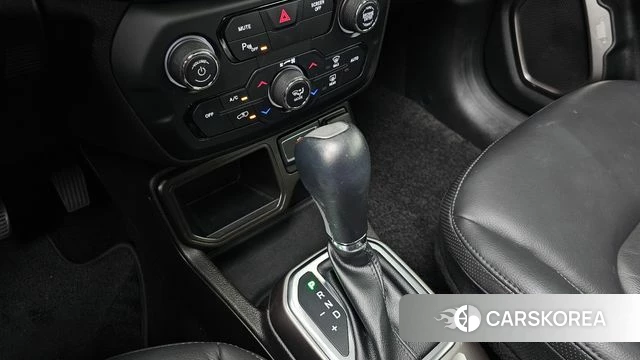 Jeep Renegade id 4666388 из Кореи 19