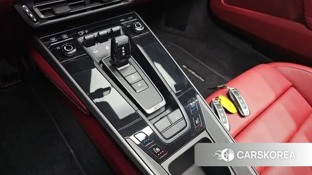 Porsche 911(992) id 3666353 из Кореи 19