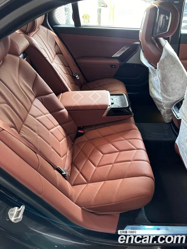 BMW 7 Series (G70) id 2462717 из Кореи 18