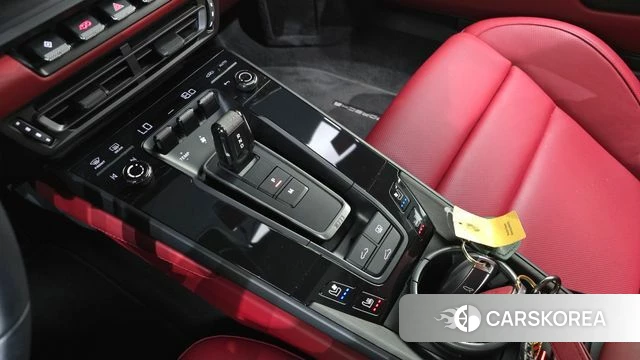 Porsche 911(992) id 4700828 из Кореи 31