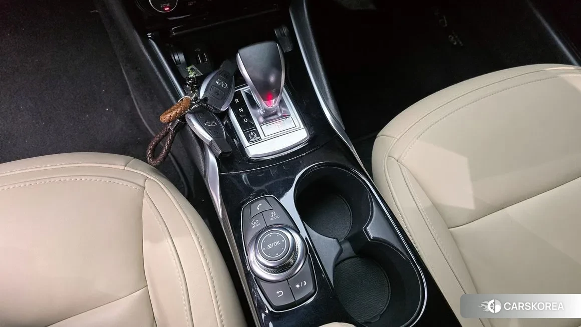 Infiniti Q30 id 1793650 из Кореи 19