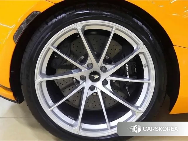 McLaren 750S id 3153486 из Кореи 19