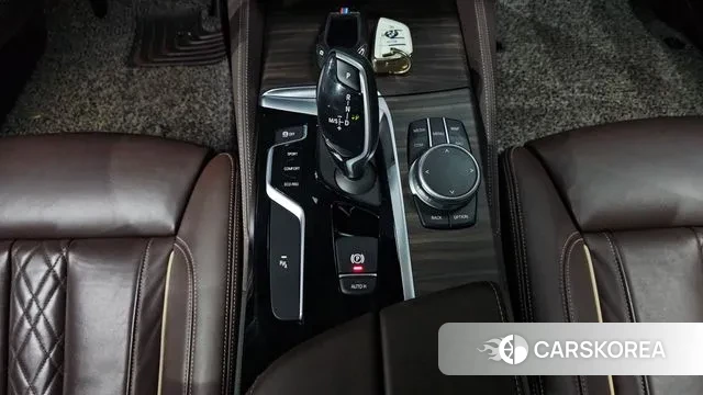 BMW 5 Series (G30) id 3307451 из Кореи 19