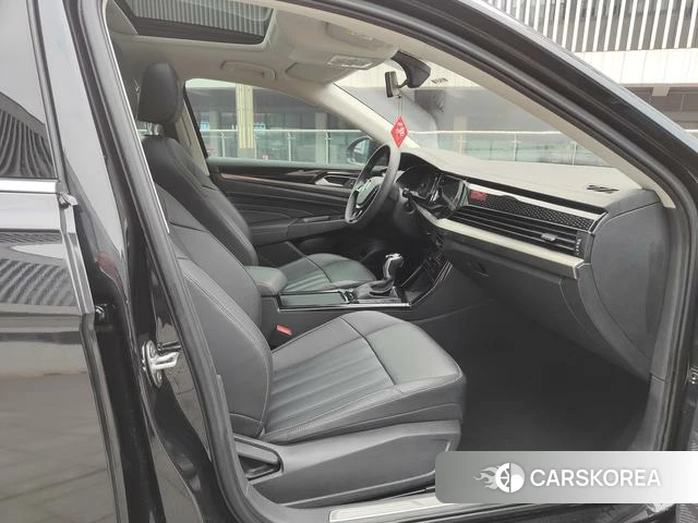 Volkswagen Passat PHEV id 4260222 из Китая 24
