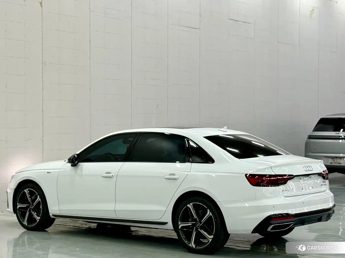 Audi A4L id 4629599 из Китая 9