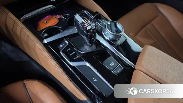 BMW 5 Series (G30) id 3682574 из Кореи 19