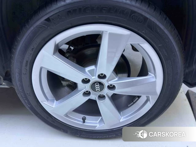 Audi Q2L id 4301454 из Китая 19