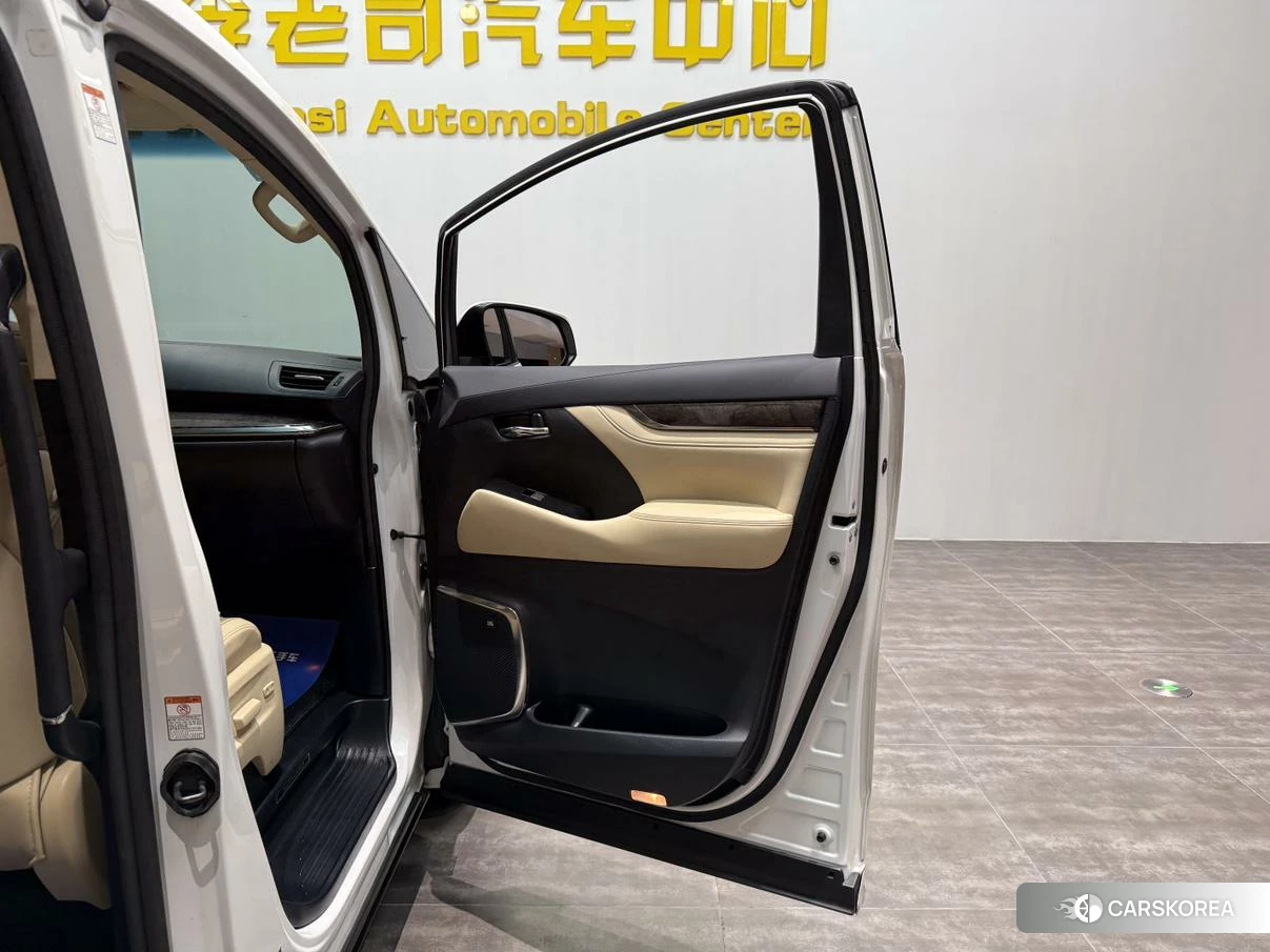 Toyota Elfa id 4452072 из Китая 38