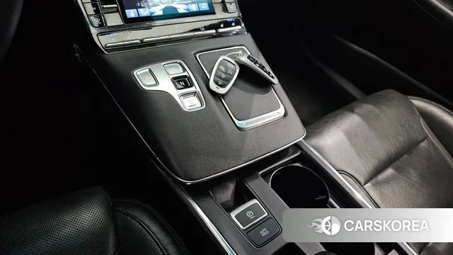 Hyundai The New Grandeur IG id 3197007 из Кореи 19