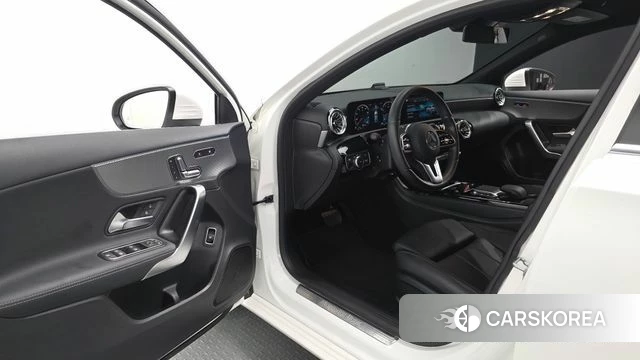 Mercedes-Benz A-Class W177 id 4529724 из Кореи 29