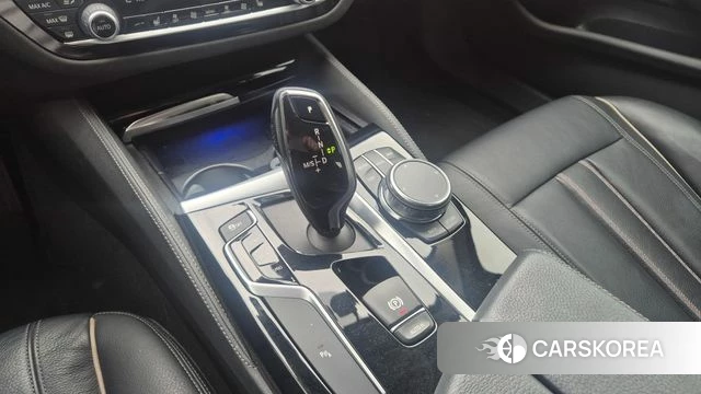 BMW 5 Series (G30) id 3936705 из Кореи 12