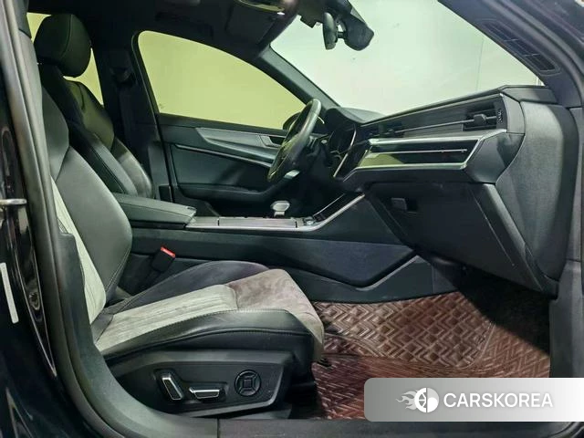 Audi A6L id 4260884 из Китая 16